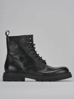 Anfibi pelle nero