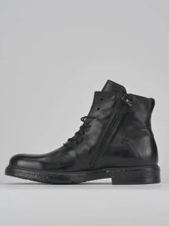 Anfibi pelle nero
