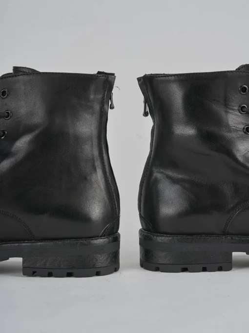 Anfibi pelle nero