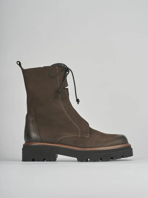 Anfibi tacco 2cm camoscio testa