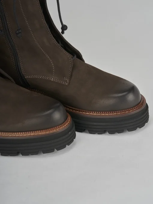 Anfibi tacco 2cm camoscio testa