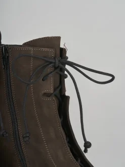 Anfibi tacco 2cm camoscio testa