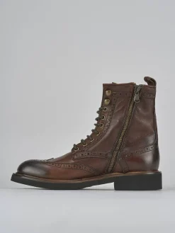 Anfibi tacco 2cm pelle marrone