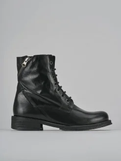 Anfibi tacco 2cm pelle nero