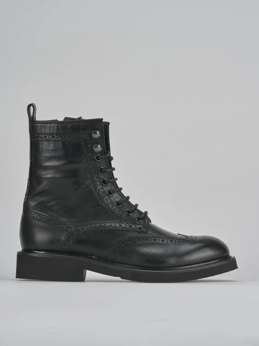 Anfibi tacco 2cm pelle nero