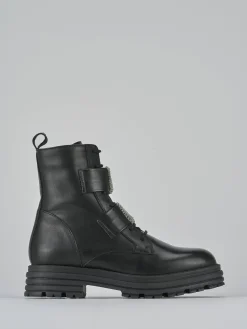 Anfibi tacco 2cm pelle nero