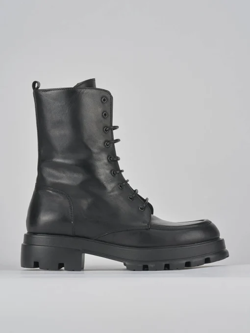 Anfibi tacco 2cm pelle nero
