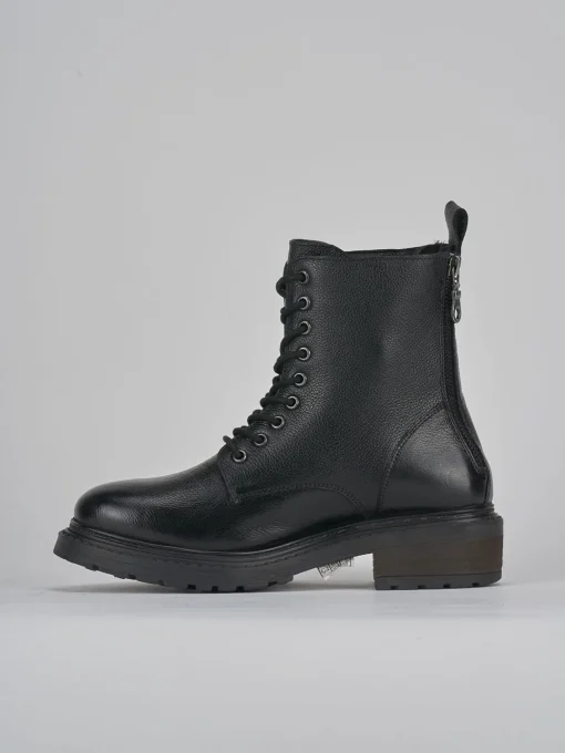 Anfibi tacco 1cm pelle nero