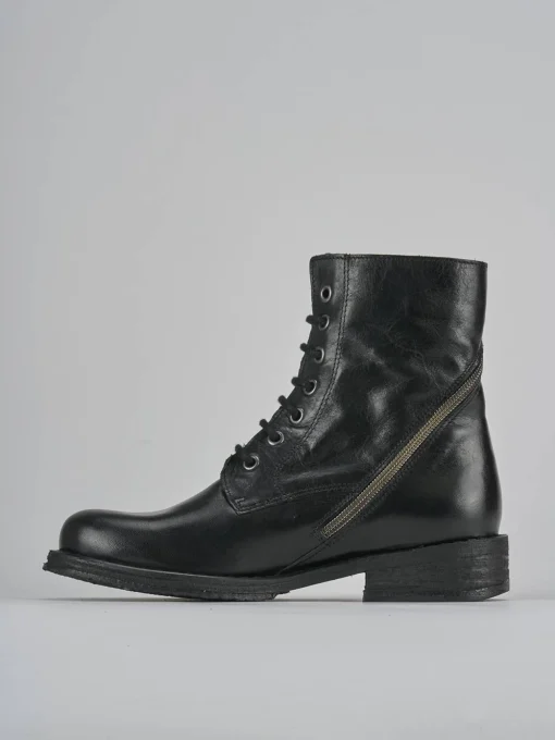 Anfibi tacco 2cm pelle nero