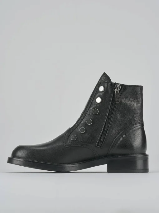 Anfibi tacco 2cm pelle nero