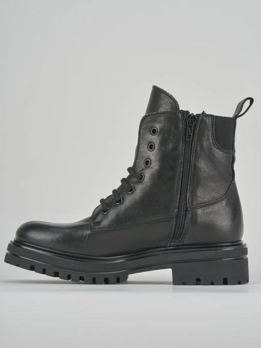Anfibi tacco 1cm pelle nero