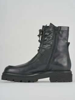 Anfibi tacco 2cm pelle nero