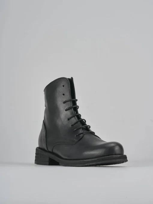 Anfibi tacco 2cm pelle nero