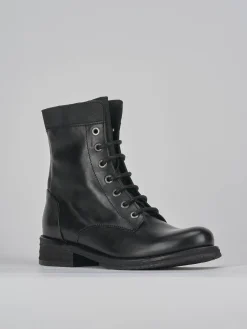 Anfibi tacco 2cm pelle nero