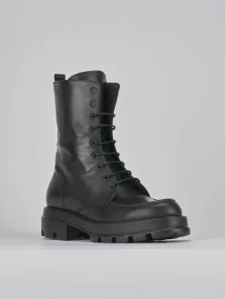 Anfibi tacco 2cm pelle nero