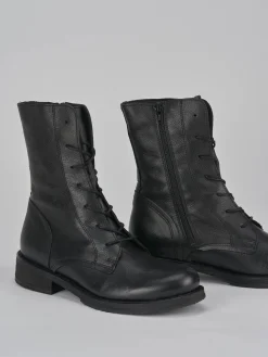 Anfibi tacco 2cm pelle nero