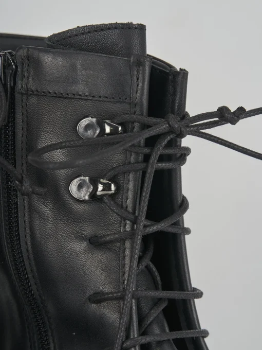 Anfibi tacco 2cm pelle nero