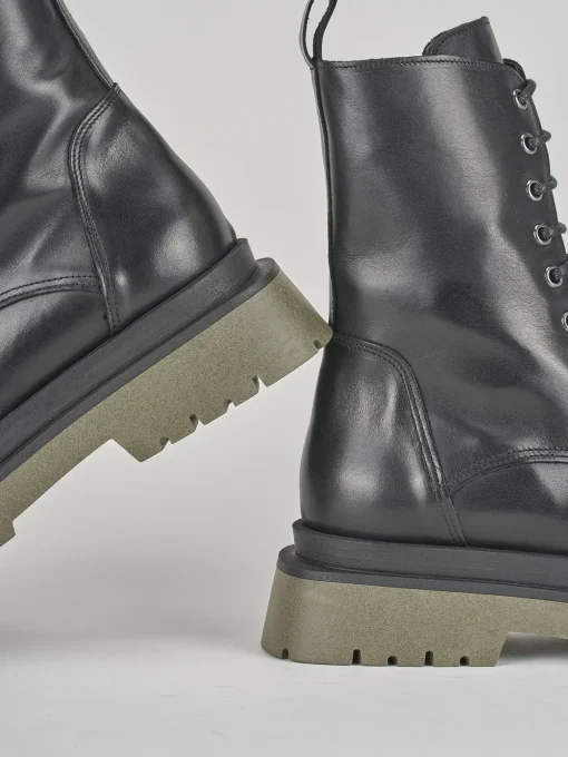 Anfibi tacco 3cm pelle nero
