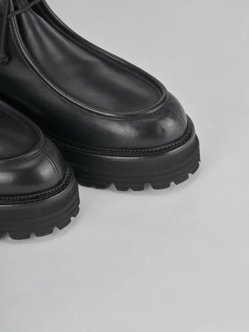 Anfibi tacco 2cm pelle nero