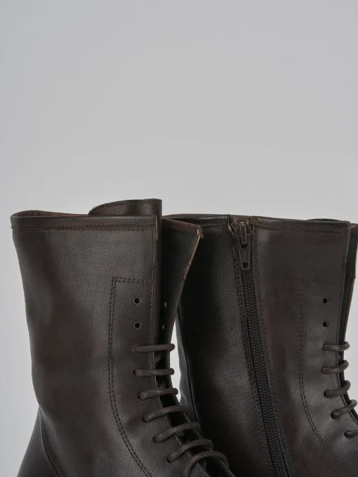 Anfibi tacco 2cm pelle testa