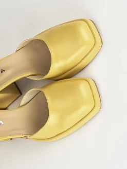 Bebe' tacco 9 cm giallo pelle