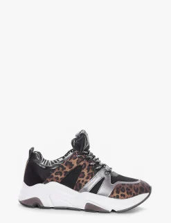 Chunky sneaker fondo gomma e soletto interno in vera pelle. Tomaia in tessuto con riporti in pelle leopard leopardo