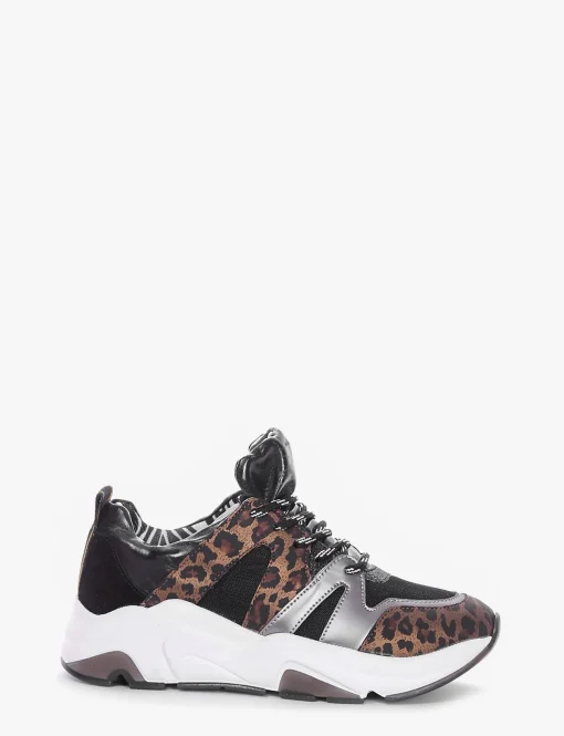 Chunky sneaker fondo gomma e soletto interno in vera pelle. Tomaia in tessuto con riporti in pelle leopard leopardo