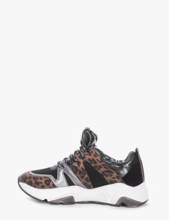 Chunky sneaker fondo gomma e soletto interno in vera pelle. Tomaia in tessuto con riporti in pelle leopard leopardo