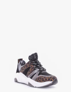 Chunky sneaker fondo gomma e soletto interno in vera pelle. Tomaia in tessuto con riporti in pelle leopard leopardo