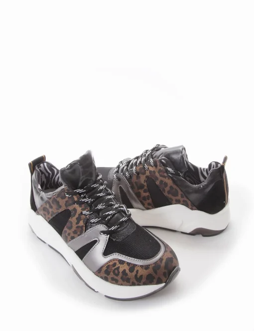 Chunky sneaker fondo gomma e soletto interno in vera pelle. Tomaia in tessuto con riporti in pelle leopard leopardo