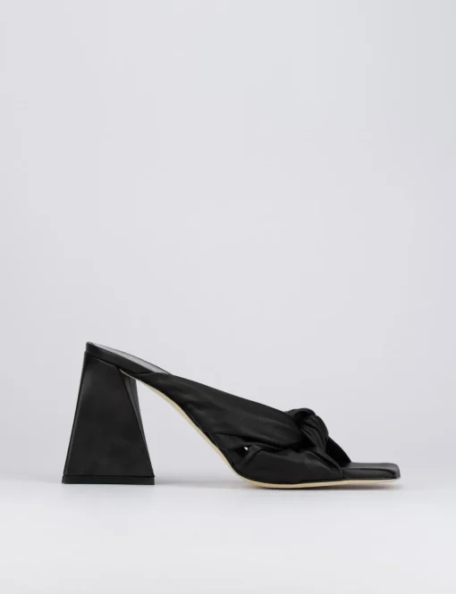 Ciabatta da passeggio tacco 8 cm nero pelle