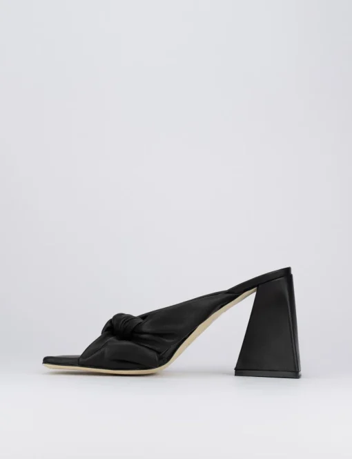 Ciabatta da passeggio tacco 8 cm nero pelle