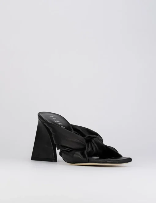Ciabatta da passeggio tacco 8 cm nero pelle
