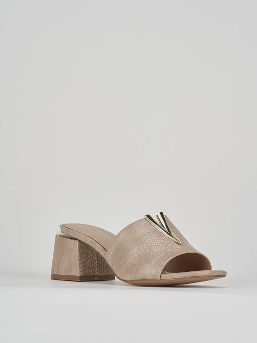 Ciabatta tacco 5 cm beige pelle