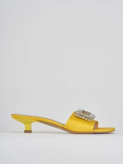 Ciabatta tacco 3 cm giallo raso