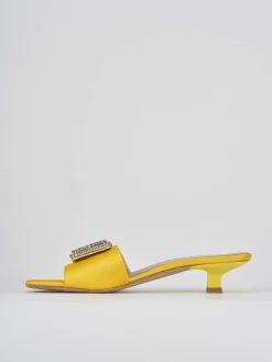 Ciabatta tacco 3 cm giallo raso