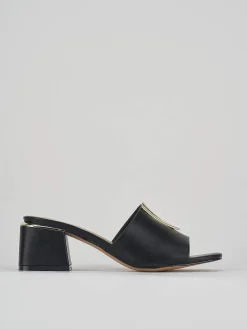 Ciabatta tacco 5 cm nero pelle
