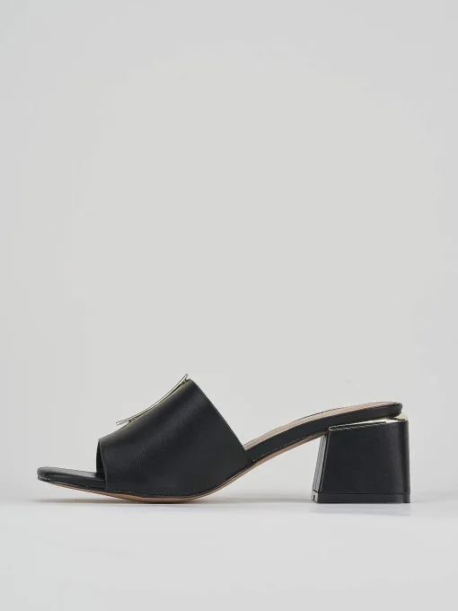 Ciabatta tacco 5 cm nero pelle