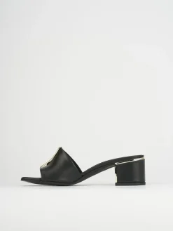 Ciabatta tacco 5 cm nero pelle