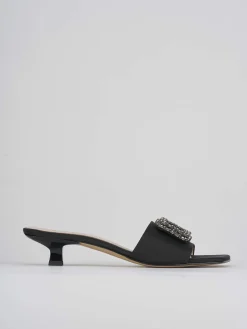 Ciabatta tacco 3 cm nero raso