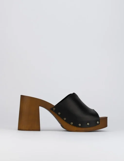 Ciabatta zoccolo da passeggio tacco 7 cm nero pelle