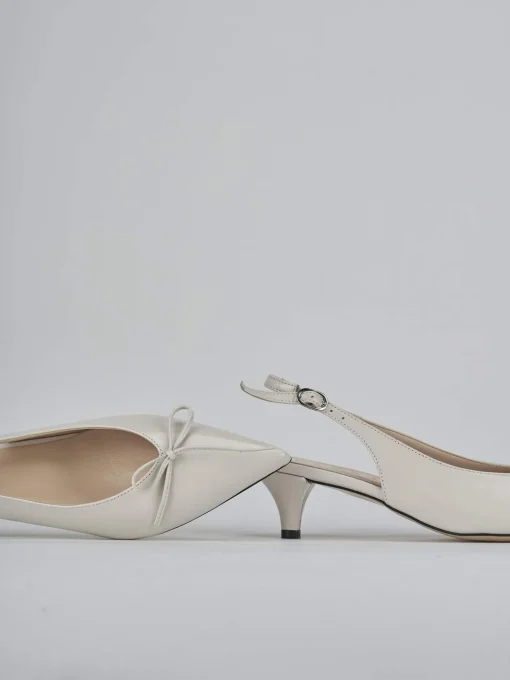 Décolleté e slingback tacco 5cm vernice beige