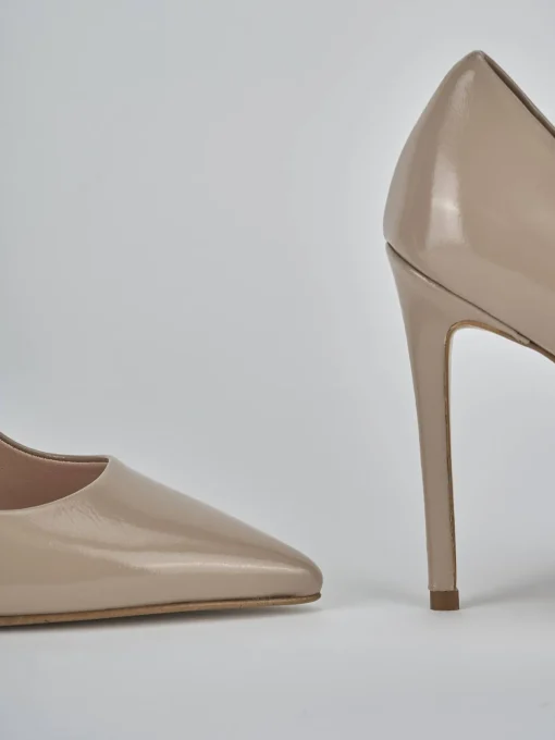 Décolleté e slingback tacco 10cm vernice beige