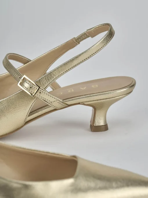 Décolleté e slingback tacco 4cm laminato oro