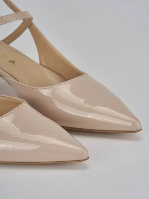 Décolleté e slingback tacco 4cm vernice beige