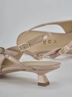 Décolleté e slingback tacco 4cm vernice beige