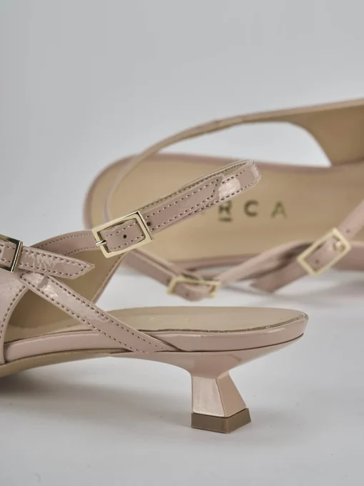 Décolleté e slingback tacco 4cm vernice beige