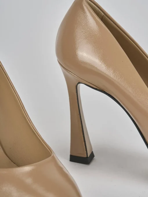 Décolleté e slingback tacco 10cm vernice marrone