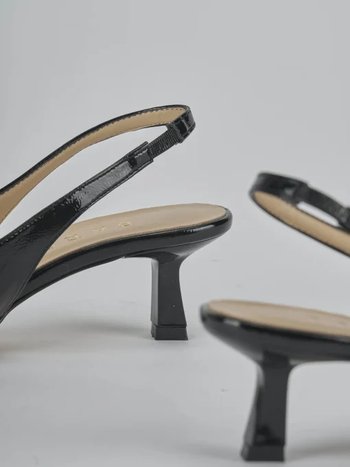 Décolleté e slingback tacco 7cm vernice nero