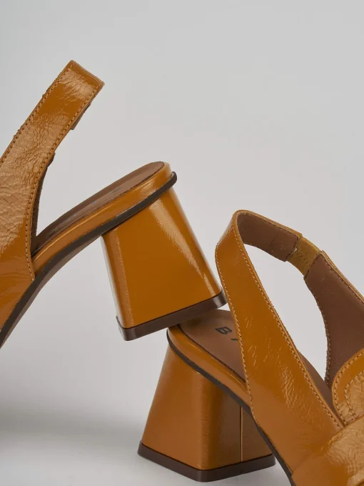 Décolleté e slingback tacco 6cm vernice giallo